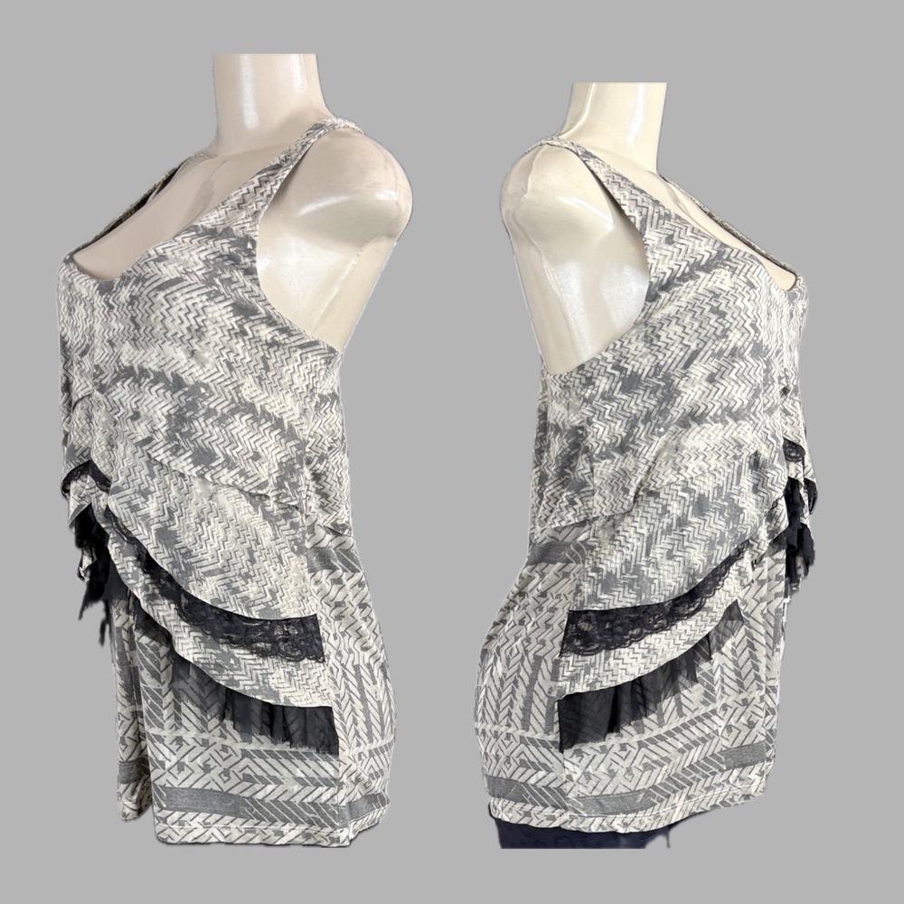 Silence + Noise Urban Outfitters L Gray Chevron Tiered Lace Mesh Trim Tank Top - Picture 3 of 8
